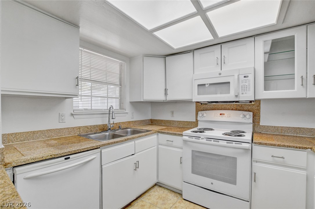 Photo 14 of 36, 3823 S Maryland Parkway #K10
