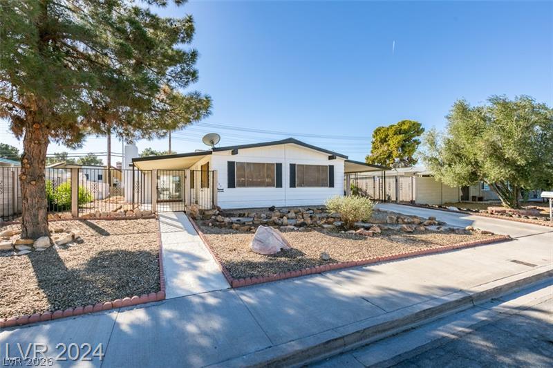 Photo 2 of 5235 Sir James Way