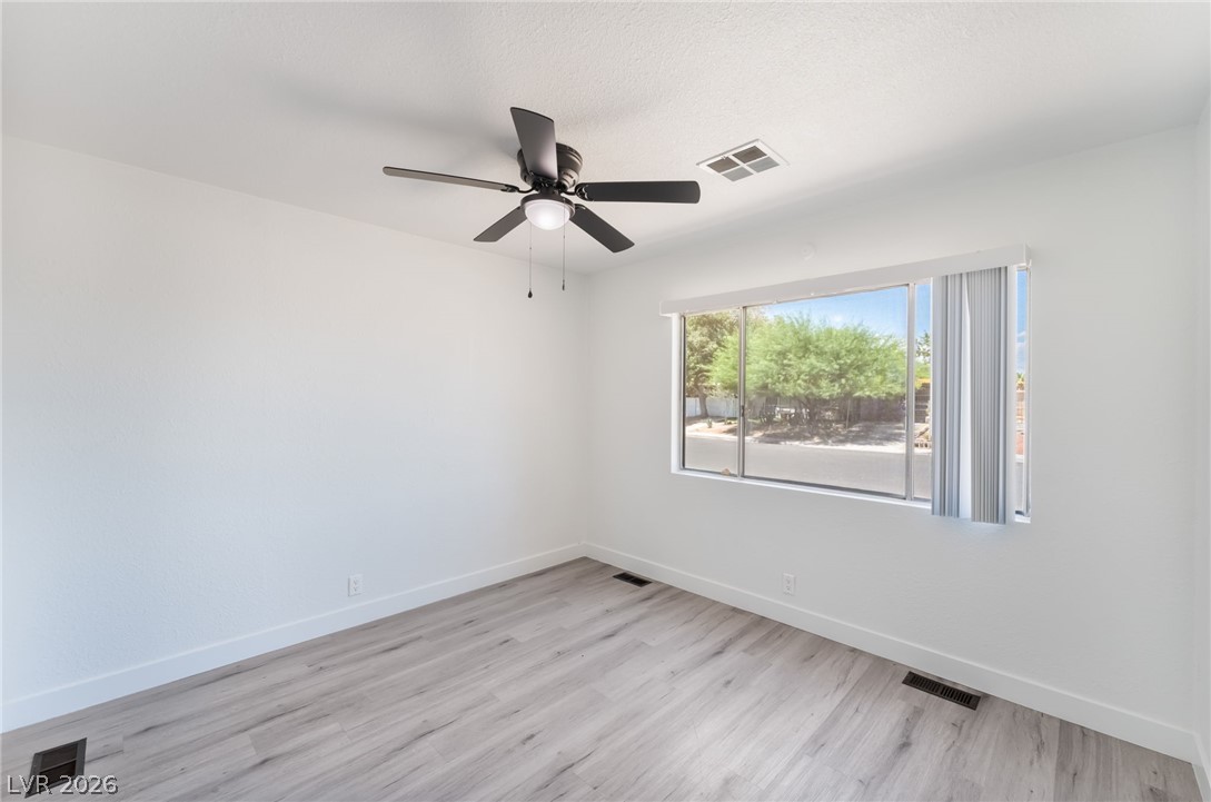 Photo 34 of 45, 5235 Sir James Way
