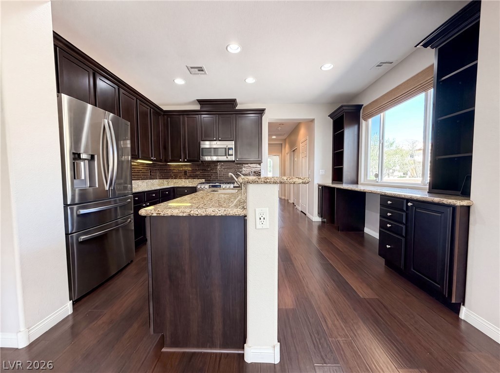 Photo 2 of 908 Baronet Drive