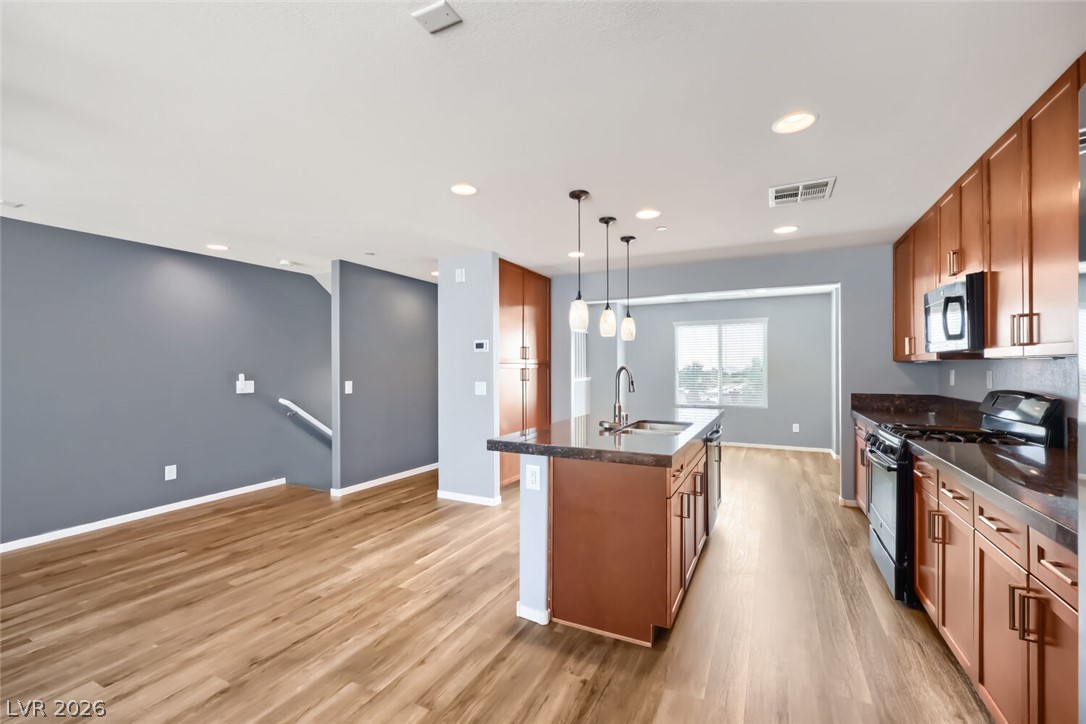 Photo 10 of 44, 9050 W Tropicana Avenue #1043