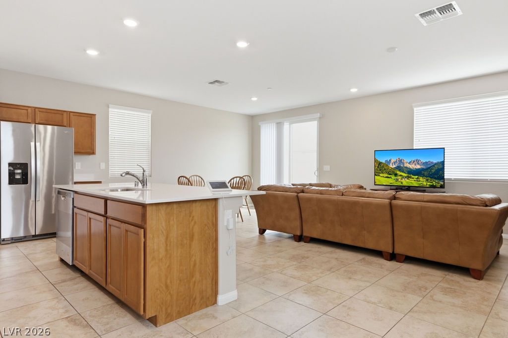 Photo 7 of 41, 6812 Vacarez Drive