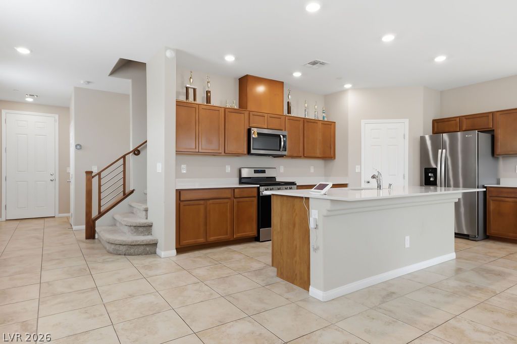 Photo 9 of 41, 6812 Vacarez Drive