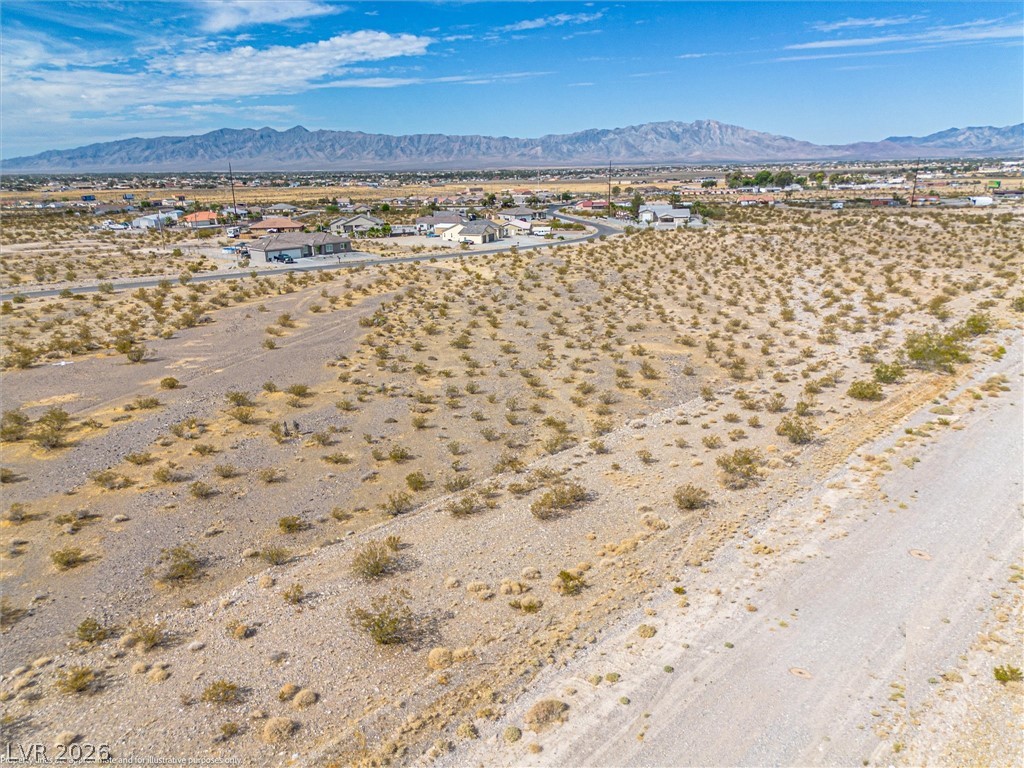Photo 2 of 1821 E Mescalero Avenue