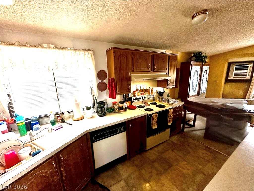 Photo 9 of 21, 3051 W Van Lane