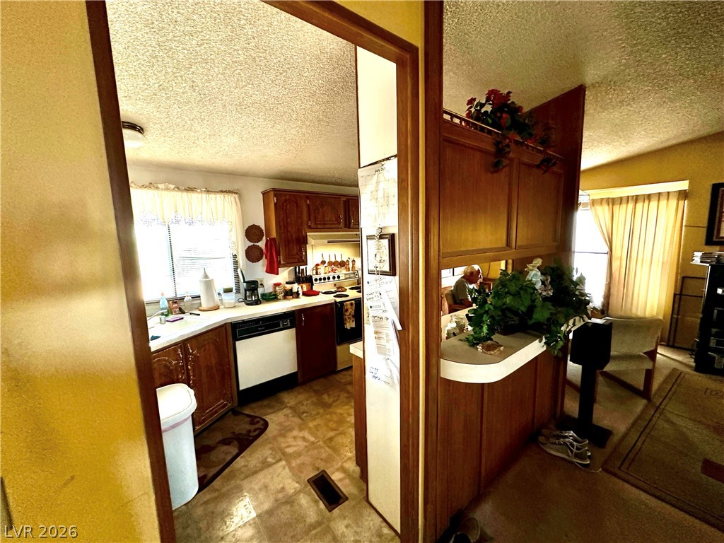 Photo 8 of 21, 3051 W Van Lane