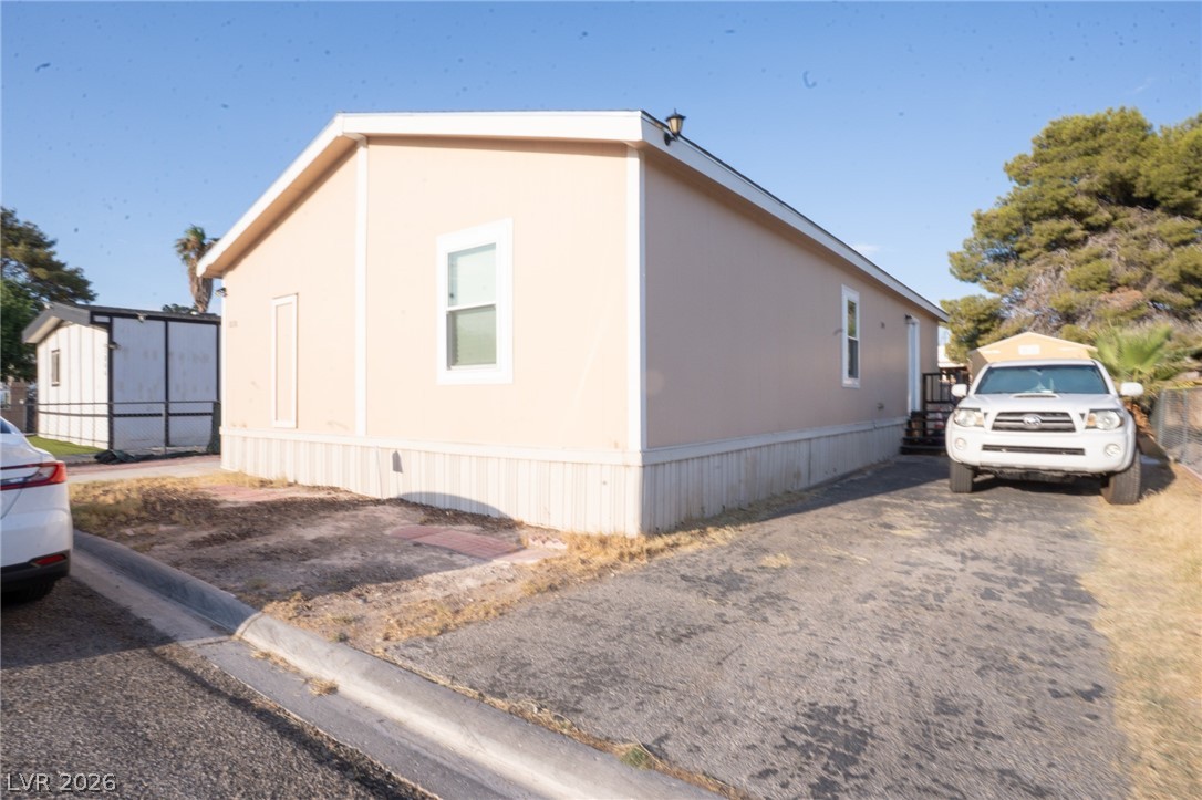 Photo 12 of 17, 1838 Quintearo Street