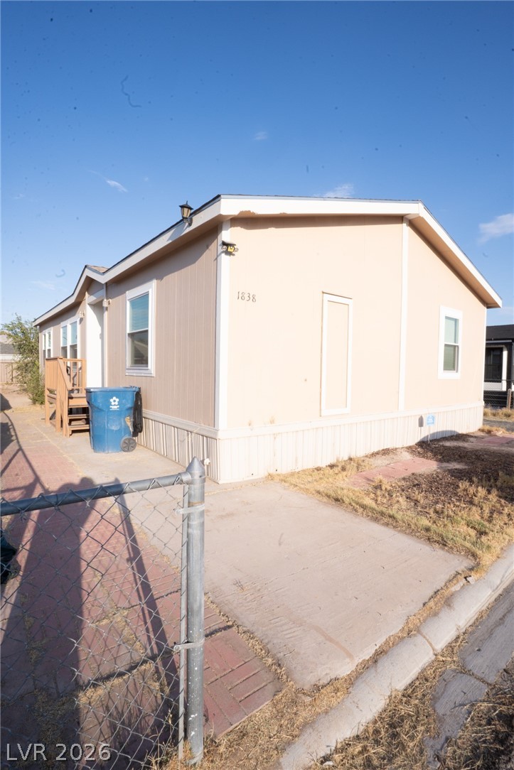 Photo 13 of 17, 1838 Quintearo Street