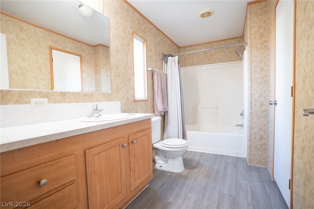 Photo 15 of 17, 1838 Quintearo Street