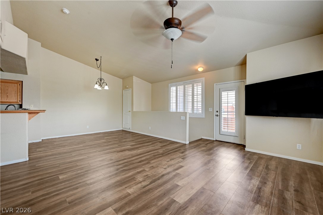 Photo 8 of 58, 7700 Constanso Avenue #202