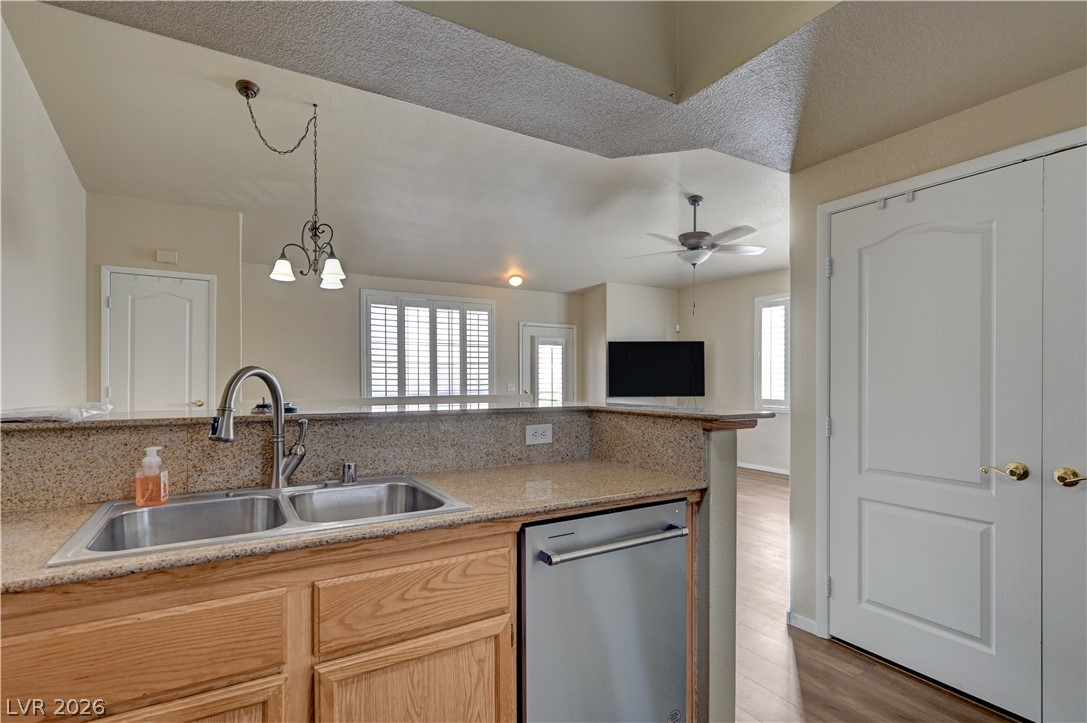 Photo 18 of 58, 7700 Constanso Avenue #202