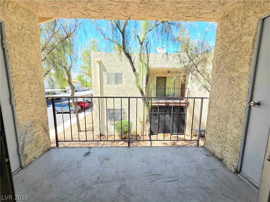 Photo 34 of 39, 3275 Arville Street #C
