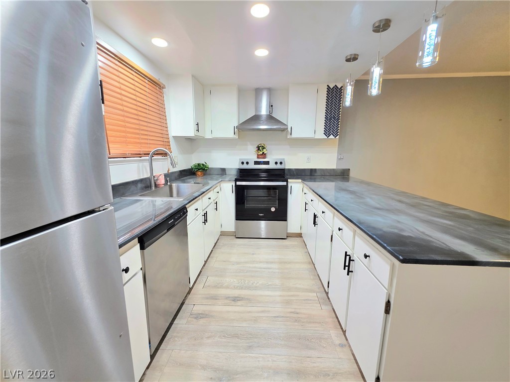 Photo 16 of 39, 3275 Arville Street #C