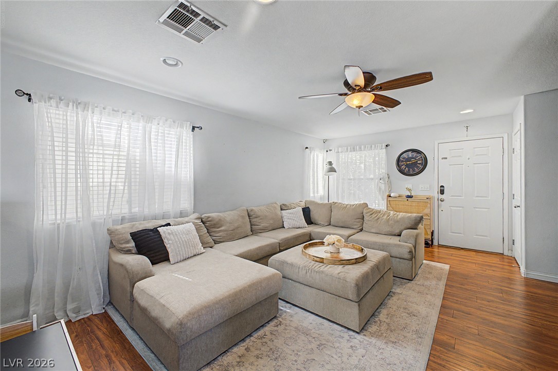 Photo 4 of 3849 Bayamon Street