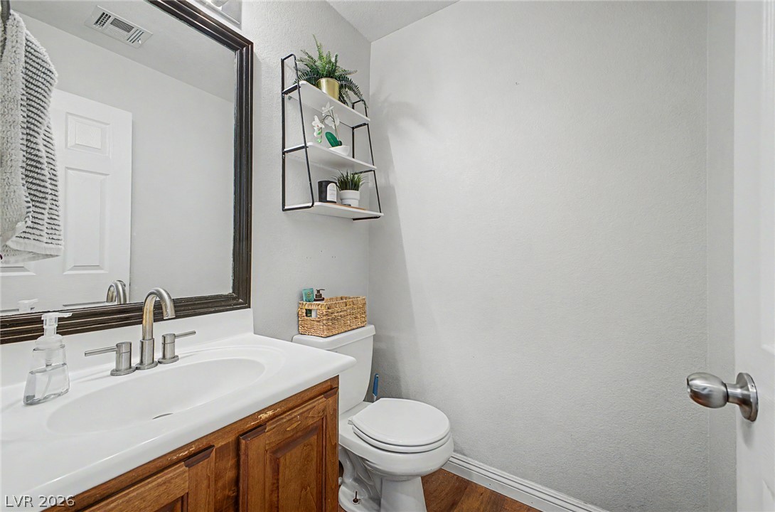 Photo 10 of 28, 3849 Bayamon Street