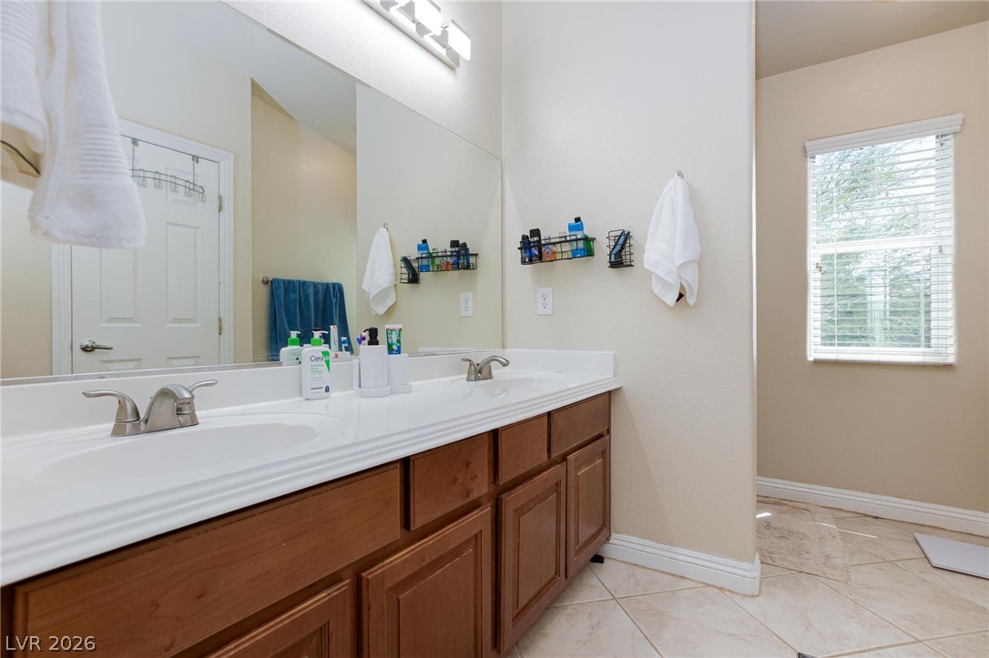 Photo 6 of 39, 8780 Horizon Wind Avenue #102