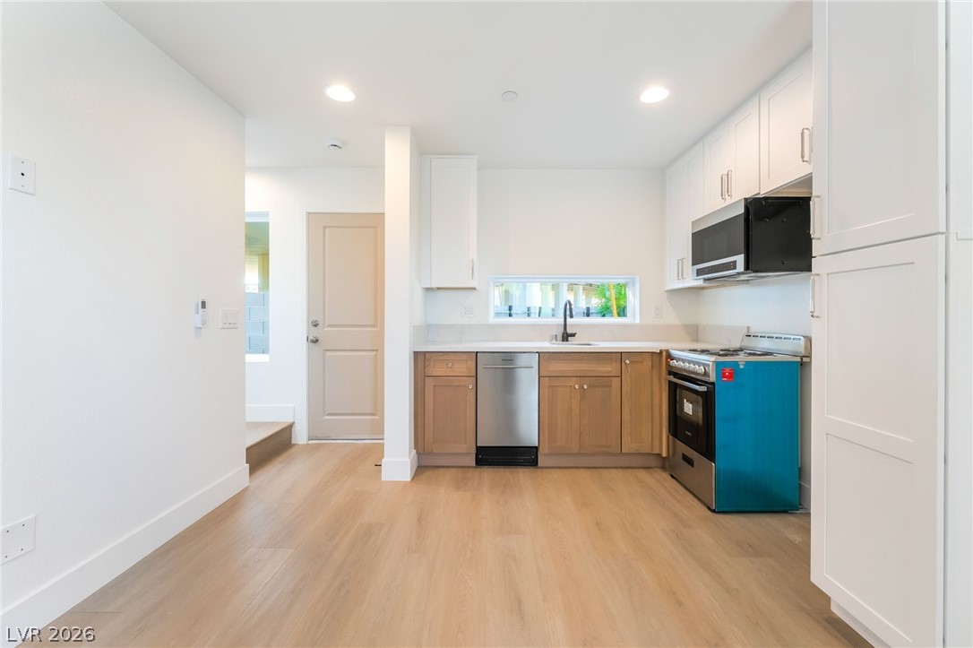 Photo 10 of 66, 350 N 13th Street