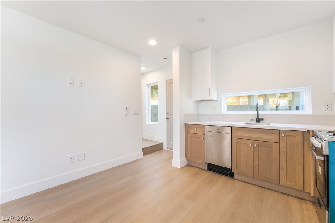 Photo 13 of 66, 350 N 13th Street