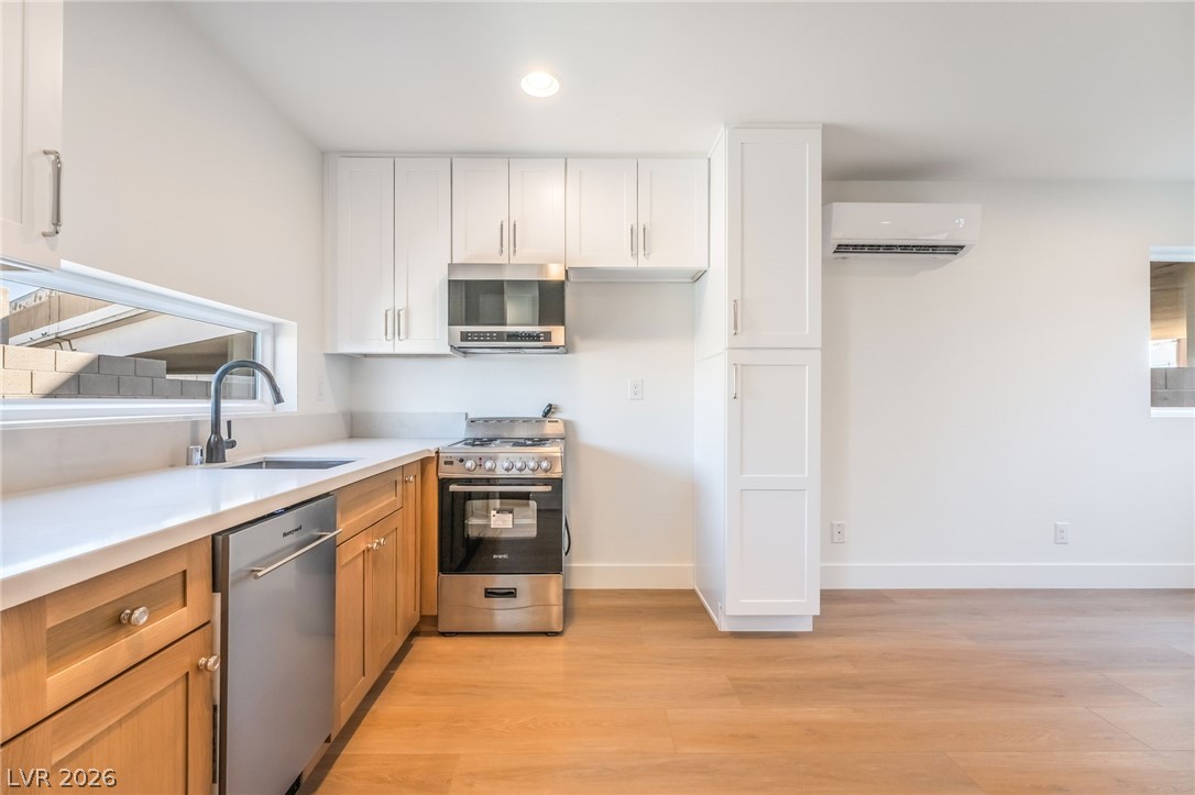 Photo 33 of 66, 350 N 13th Street