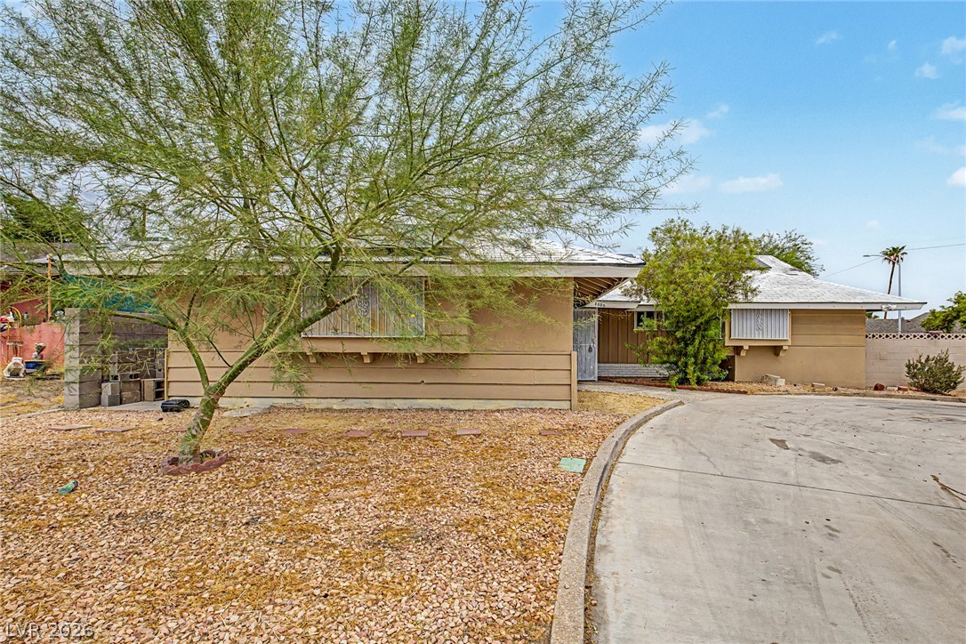 Photo 3 of 4000 Fortune Avenue