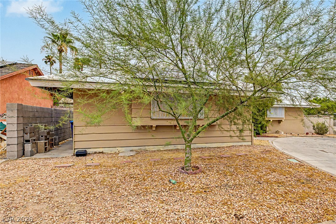Photo 5 of 4000 Fortune Avenue