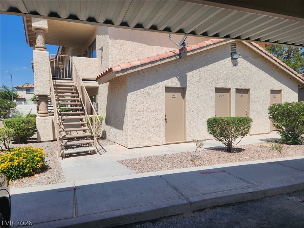 Photo 24 of 27, 1108 N Cimarron Road #101