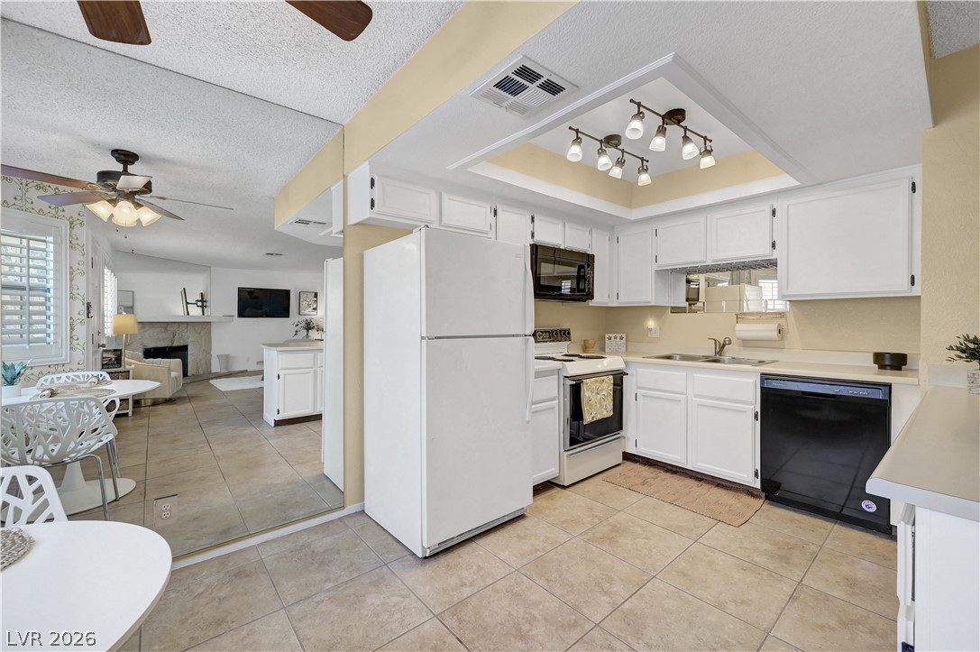 Photo 6 of 27, 1108 N Cimarron Road #101