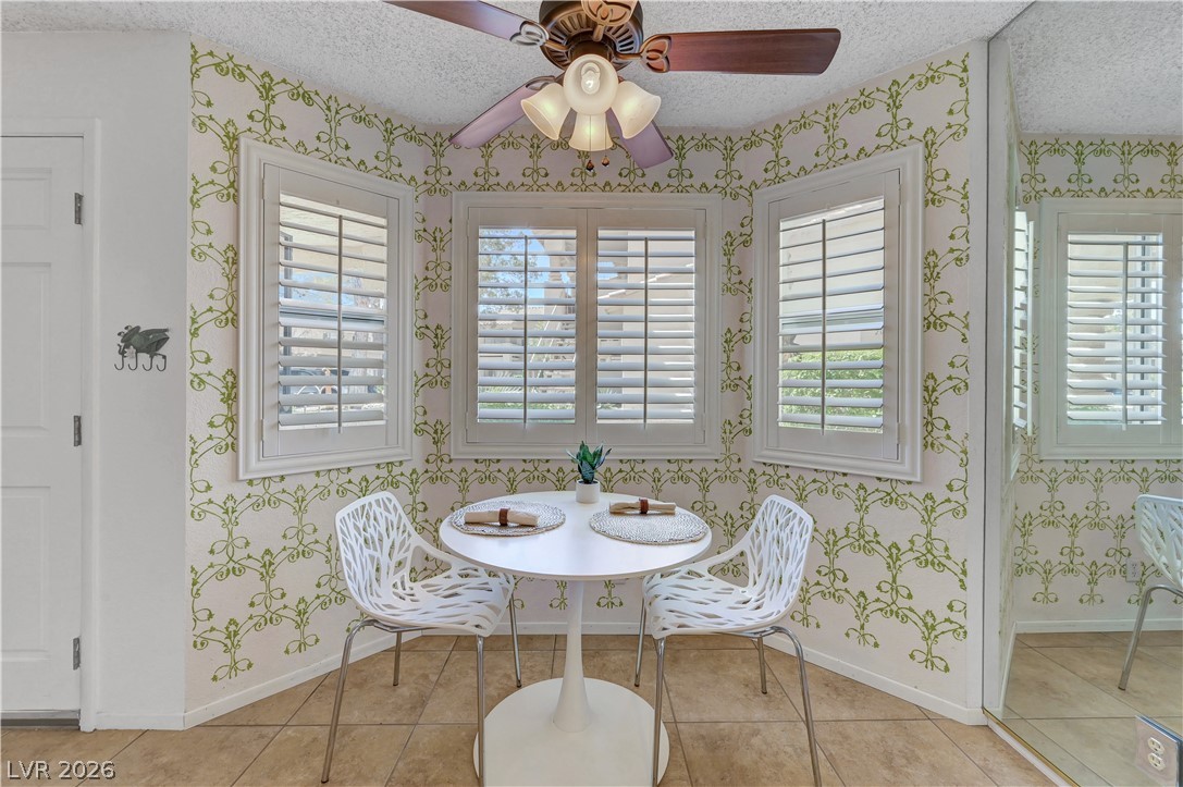 Photo 11 of 27, 1108 N Cimarron Road #101