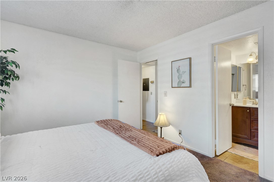Photo 17 of 27, 1108 N Cimarron Road #101