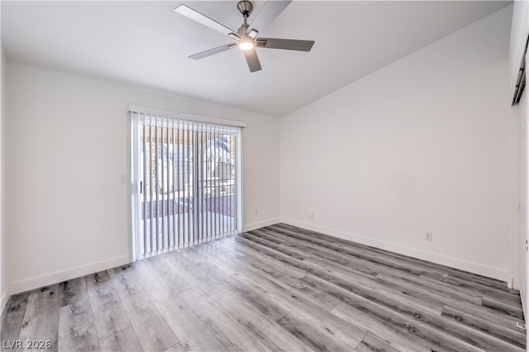 Photo 13 of 31, 3869 Mapleview Court