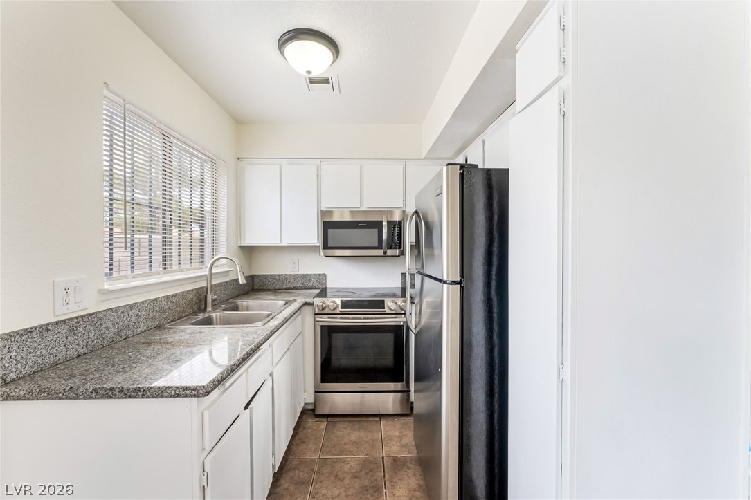 Photo 4 of 3361 Civic Center Drive #F
