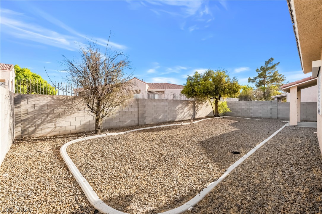 Photo 32 of 38, 3113 W Colton Avenue