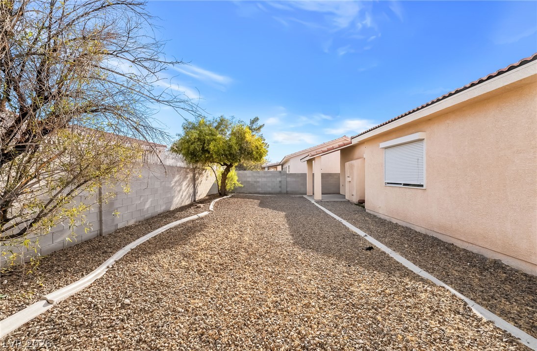Photo 34 of 38, 3113 W Colton Avenue