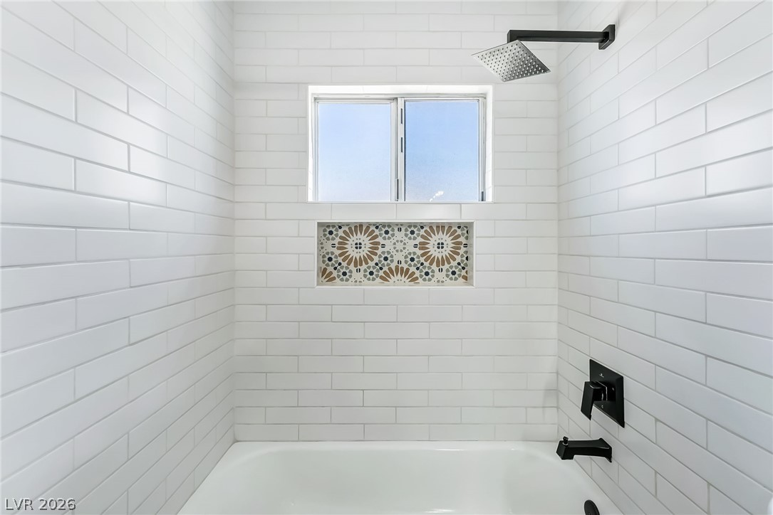 Photo 6 of 25, 525 Zuber Avenue