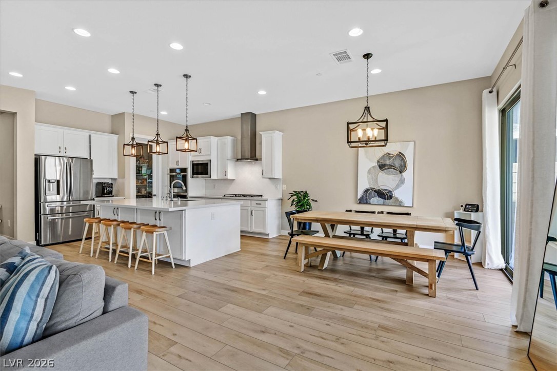 Photo 4 of 552 Comodo Street