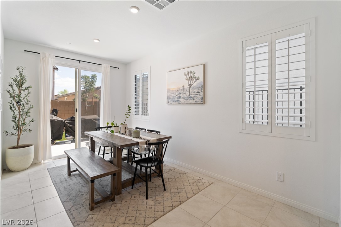 Photo 7 of 28, 10925 Oregano Avenue