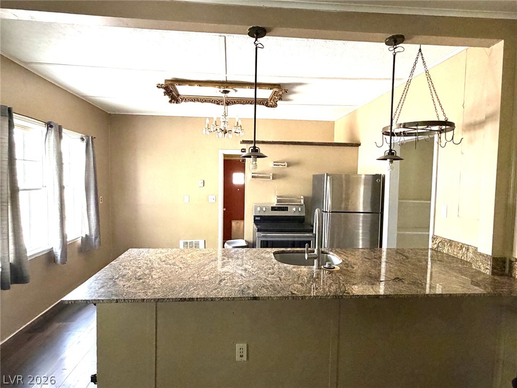 5 Avenue H, McGill 89318