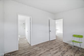 Photo 5 of 961 W Elderberry Street