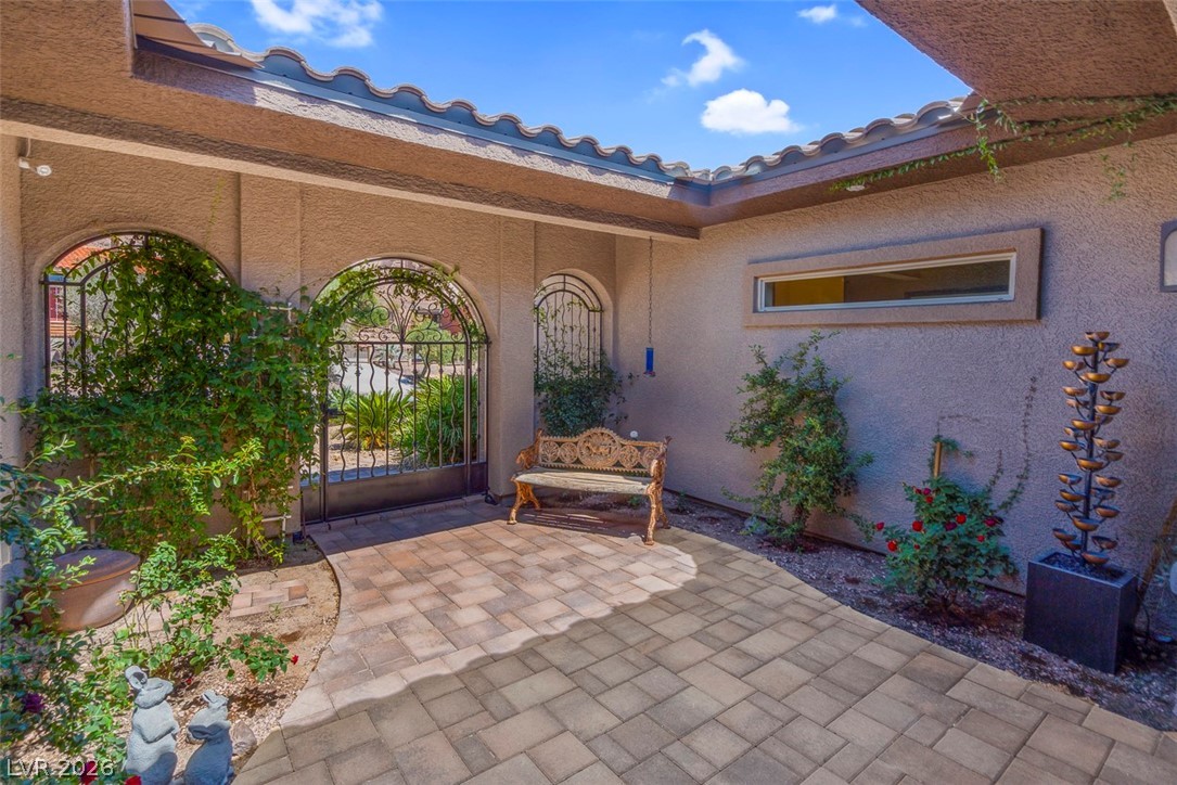Photo 4 of 975 Keys Drive