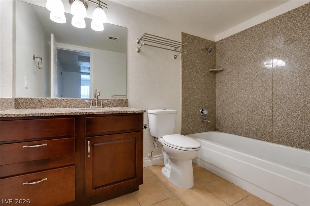 Photo 20 of 24, 2606 S Durango Drive #246