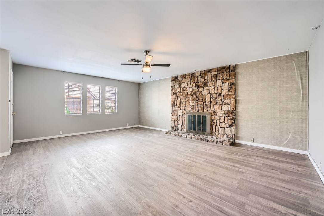 Photo 7 of 31, 3954 Edgemoor Way