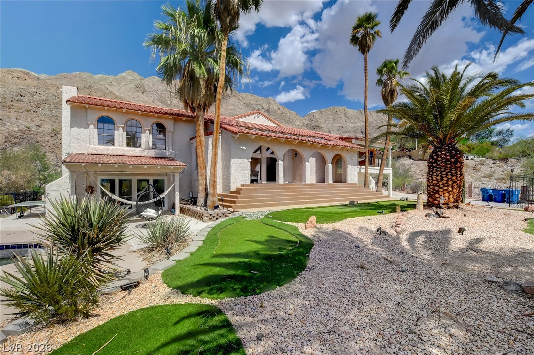 672 Los Feliz Street, Las Vegas