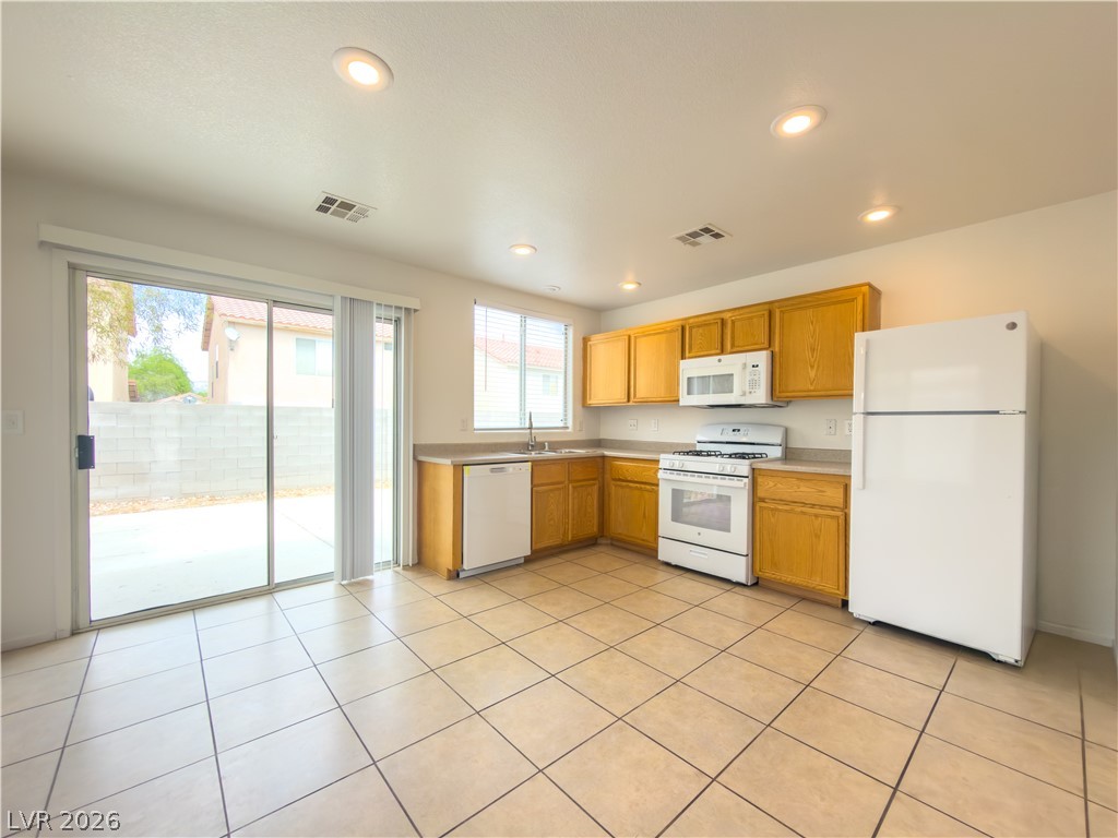 Photo 4 of 8616 Shady Pines Drive