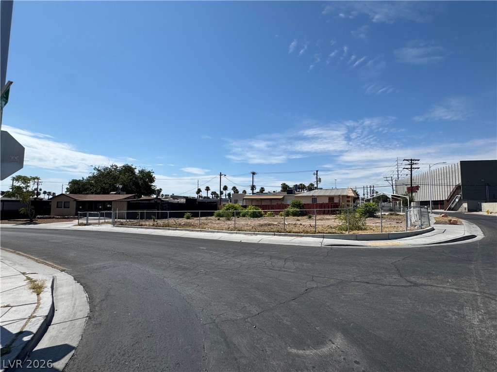 Photo 8 of 8, 1712 Lewis Ave