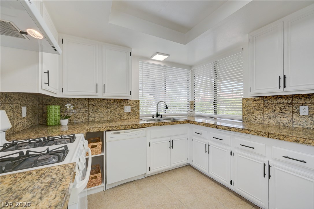 Photo 13 of 32, 2695 San Lago Court
