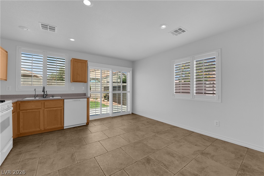Photo 8 of 30, 8548 Shady Pines Drive