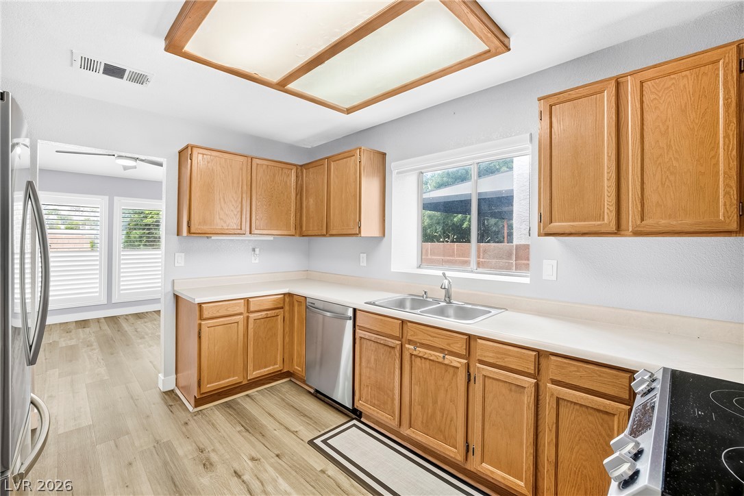 Photo 9 of 23, 2803 Camelback Lane