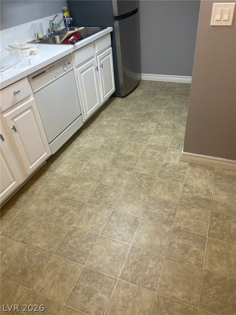 Photo 6 of 9, 4410 Sandy River Drive #23