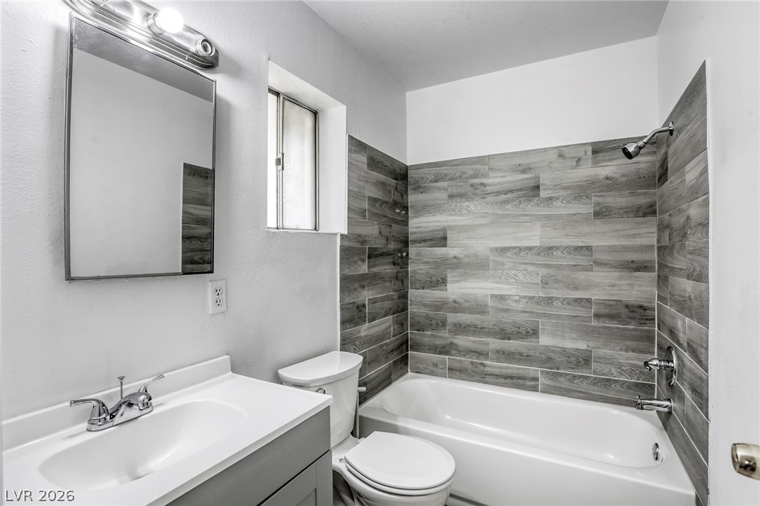 Photo 14 of 44, 4770 Topaz Street #14