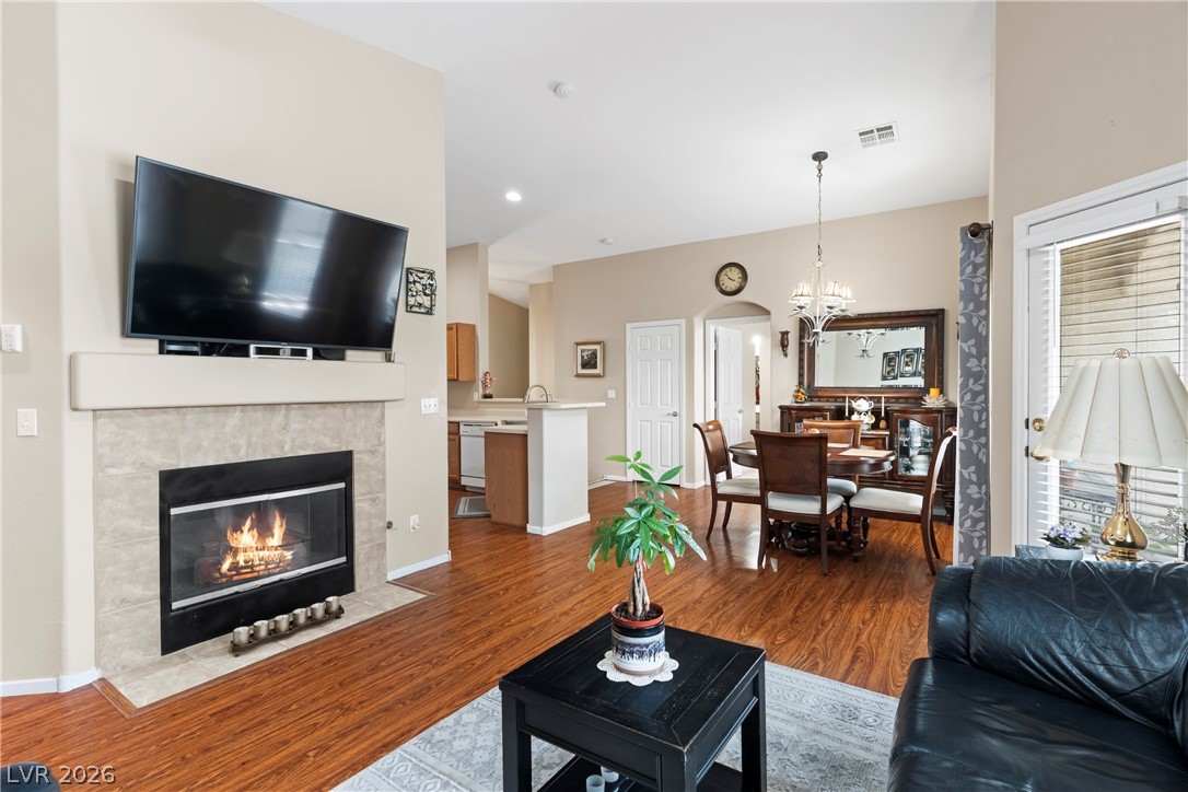 Photo 10 of 32, 6366 Lorne Green Avenue #101